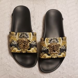 EXCELLENT Condition Baroque Medusa Slides VERSACE